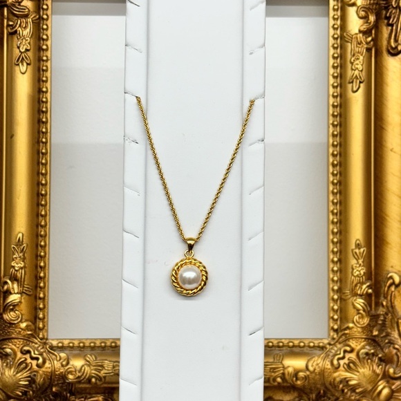 Siena Gold Tone Stainless Steel Round Necklace - Picture 5 of 7